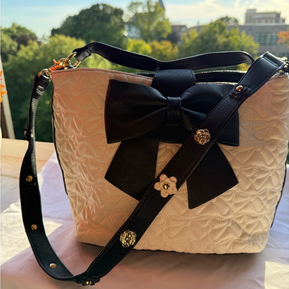Betsey Johnson Textured Black handBag